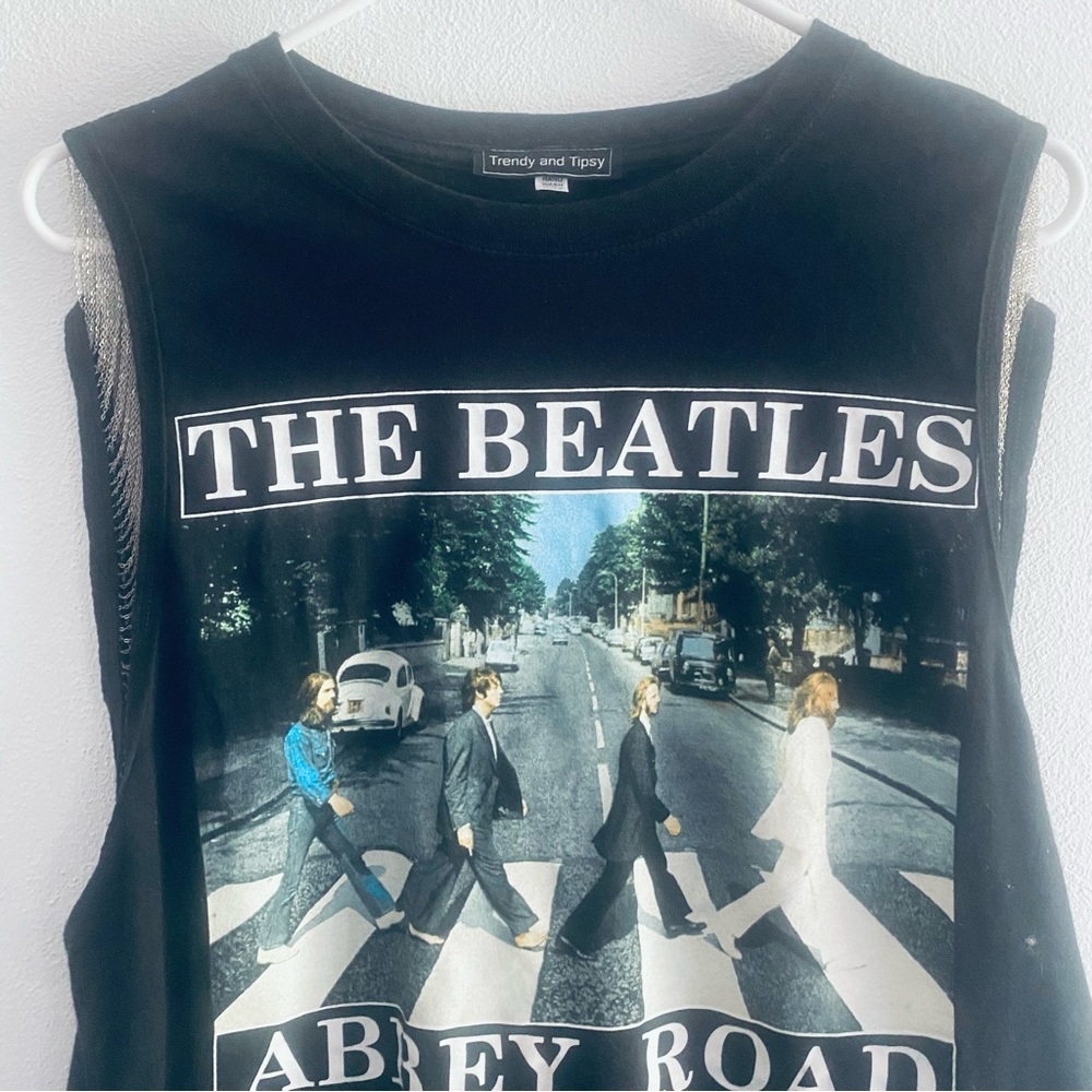 Trendy & Tipsy black The Beatles chain tank top - Picture 6 of 11
